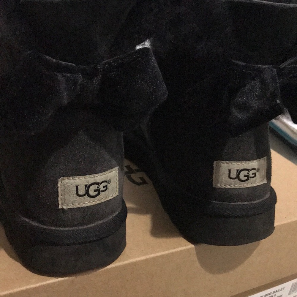 ❌sold❌ Ugg mini velvet bow